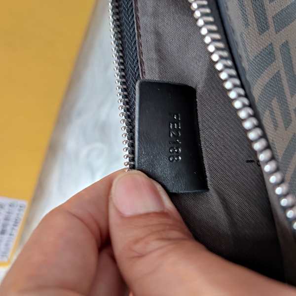 超激安ブランド財布偽物素材ディテール